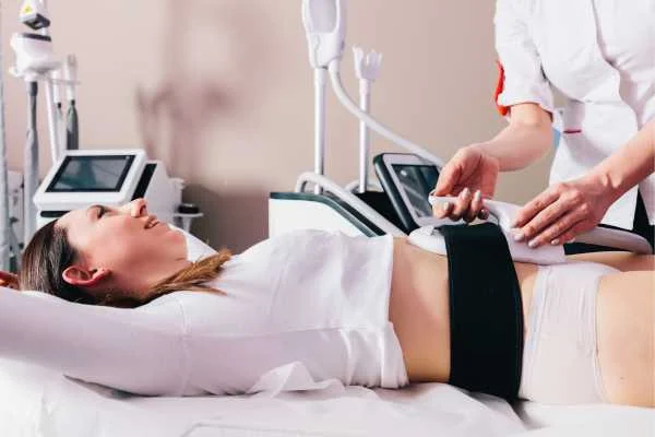 woman having body sculpting to help improve her body image and her mental health Brighton and Hove